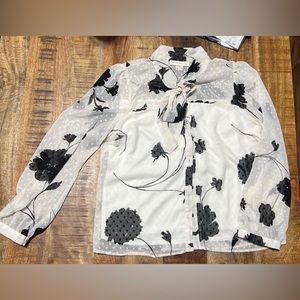 **NEW** Monteau Blouse - Size: Large